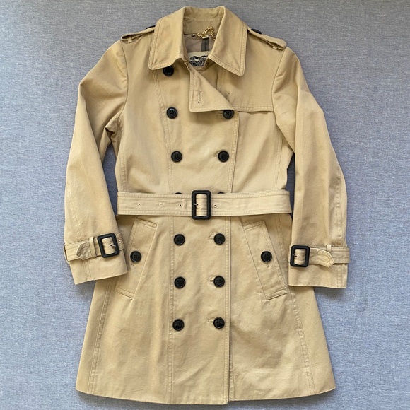 BURBERRY | Timeless Seasonless Mid-length Slim Fit Double-Breasted Trench Coat - Picture 5 of 17